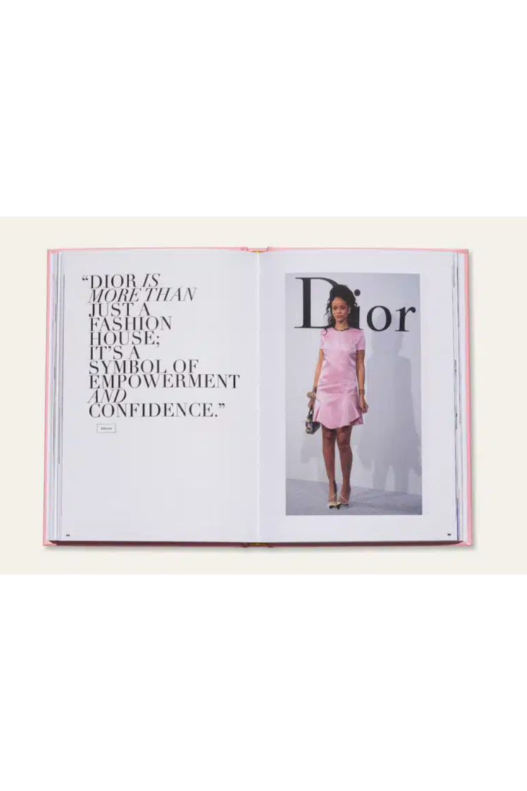 Livre The essence of Dior