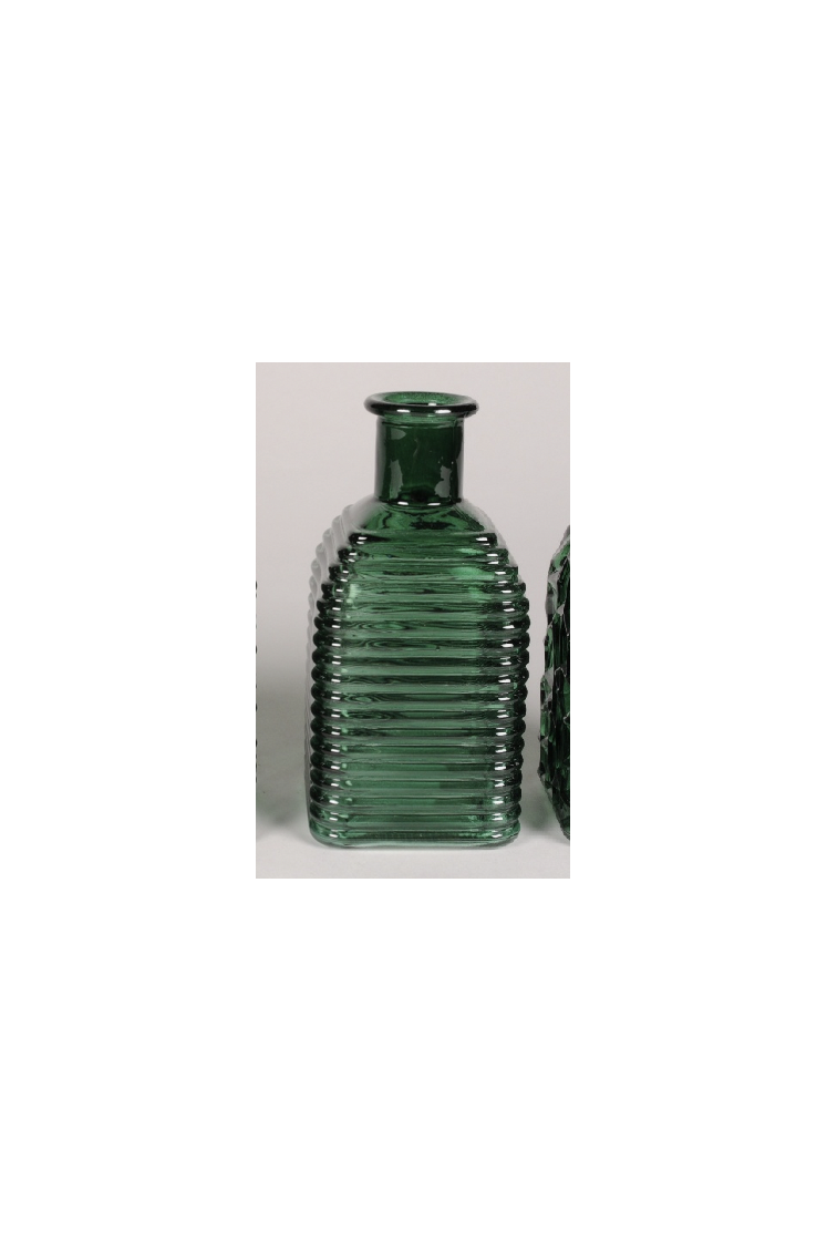 Vase bouteille en verre vert strié horizontalement 6,5x6,5cm H13cm